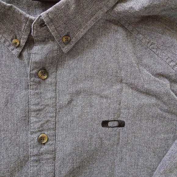 Mens Oakley Long Sleeve Button Shirt - Picture 2 of 3